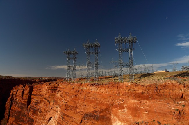 Přehrada Glen Canyon na řeco Colorado, Arizona, USA