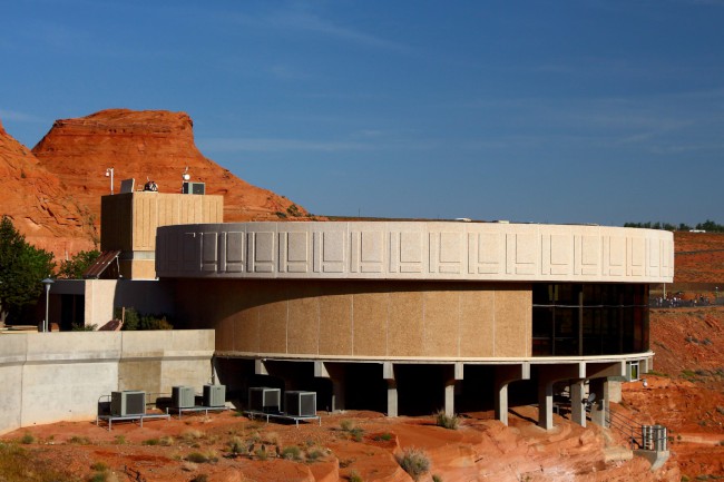 Přehrada Glen Canyon na řeco Colorado, Arizona, USA