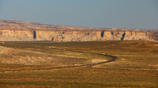 Vyhlídka Wahweap na jezero Powel, přehradu Glen Canyon, Arizona, USA