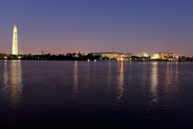 Noční focení ve Washingtonu, D.C., Spojené státy americké 