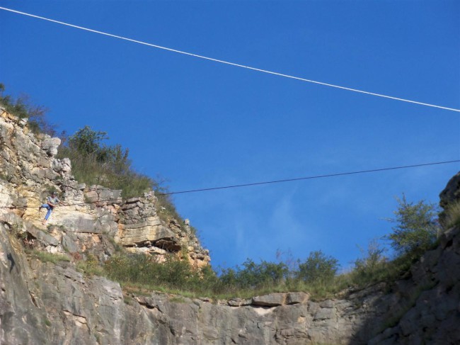 Slackline v lomu Alkazár, Srbsko u Karlštejna, Karlštejn