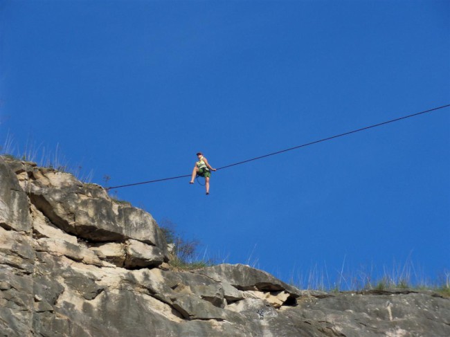 Slackline v lomu Alkazár, Srbsko u Karlštejna, Karlštejn