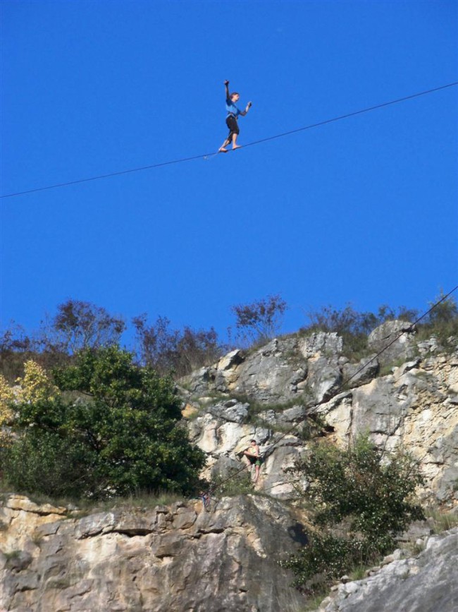 Slackline v lomu Alkazár, Srbsko u Karlštejna, Karlštejn