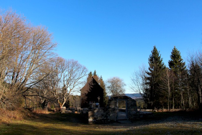 Stará Hůrka, kaple a kostel svatého Kříže, Šumava, Západní čechy