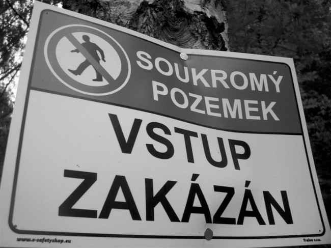 Návštěva zakázaného žulového lomu Leštinka, Lezení na Vysočině, CHKO Žďárské vrchy