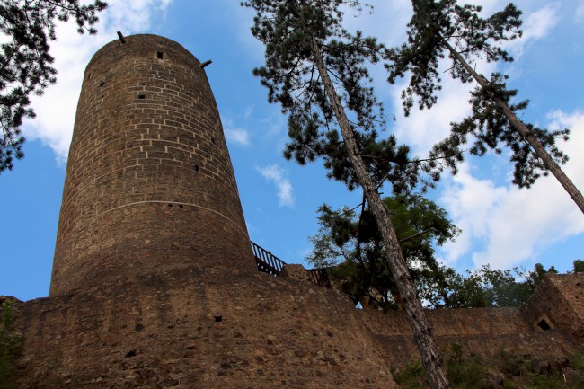 Žebrák, zřícenina gotického hradu, obec Točník